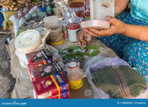 Make Chewing Gum Culture (Gwyn) in Myanmar Market Editorial Stock Image ...