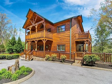 15 Cozy & Amazing Cabins For Rent in Gatlinburg, Tennessee