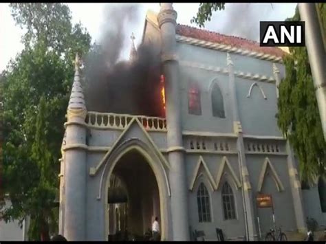 Fire breaks out at Jabalpur High Court | Devdiscourse