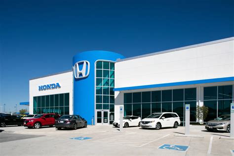 Huggins Honda Showroom and Service Center | Steele & Freeman, Inc.