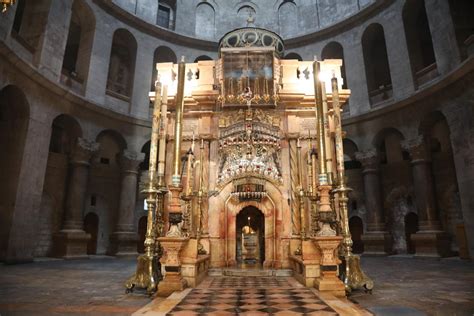 Live Stream Mass from the Basilica of the Holy Sepulcher | Christian Information Center