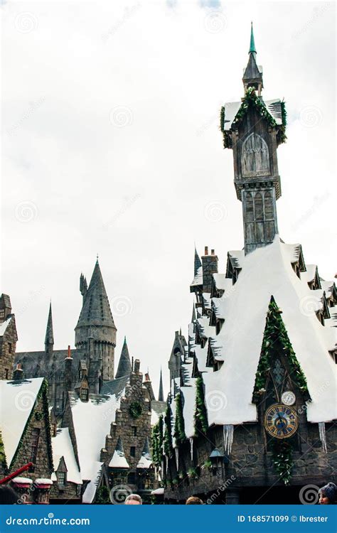 Los Angeles, USA - Harry Potter Hogwarts Castle at Universal Studios ...