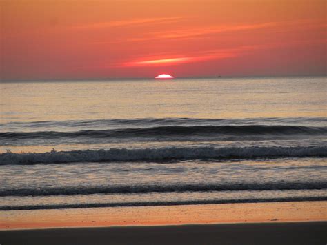 Sunrise on the Beach in Maine in November – TRAVELING NEAR & FAR