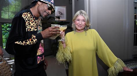 Martha Stewart dishes on Snoop Dogg friendship amid landing Sports ...