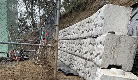 Gravity Block Retaining Walls - Taylor Site Development inc.