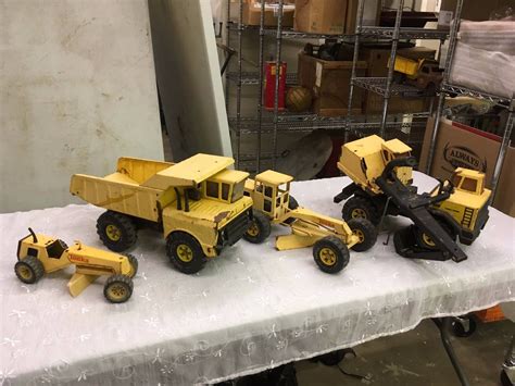 Lot Of Vintage Tonka Trucks (4)