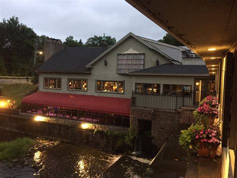 Enjoy You Food With Amazing Views At These 6 Connecticut Restaurants On ...