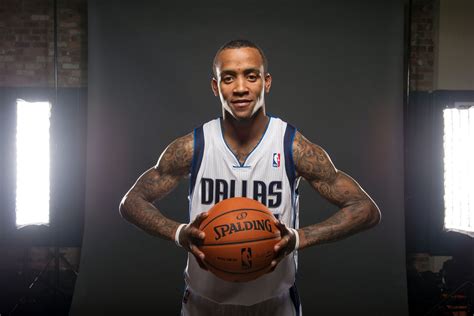 Former NBA player Monta Ellis makes donation to Sonic Boom