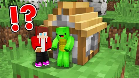 Tiny JJ and Mikey Build a SMALLEST Base Build Battle Challenge in Minecraft - Maizen Cash and ...