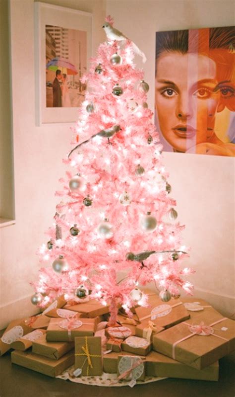 cute-and-beautiful-pink-christmas-tree-decorations