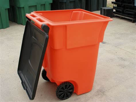 Plastic Trash & Recycling Containers