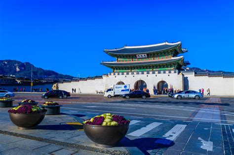 Gwanghwamun Gate at night editorial photography. Image of architectural ...