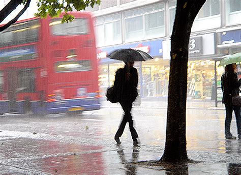 London rain: six rain-drenched scenes from the capital’s streets