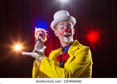 Circus Clown Performs Number Man Clown Stock Photo 1354060682 ...