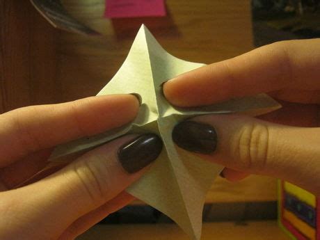 How to Make an Origami Triangle Base: 8 Steps (with Pictures)