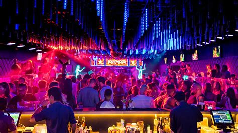 Partying in Paradise: The Best Nightclubs and Beach Bars in Phuket