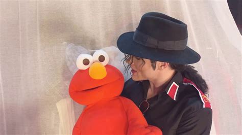 Michael Jackson Singing With Elmo - YouTube