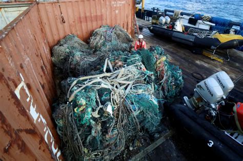 A Mission to Mālama Through Marine Debris Removal | OR&R's Marine Debris Program