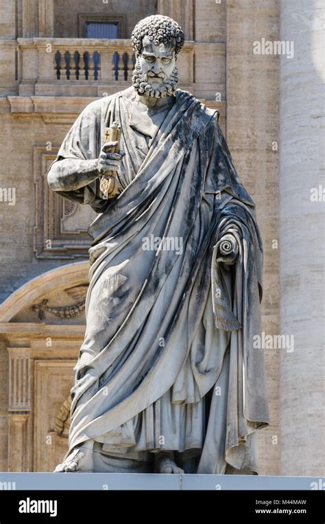 Saint Peter statue, Vatican city, Rome Stock Photo - Alamy