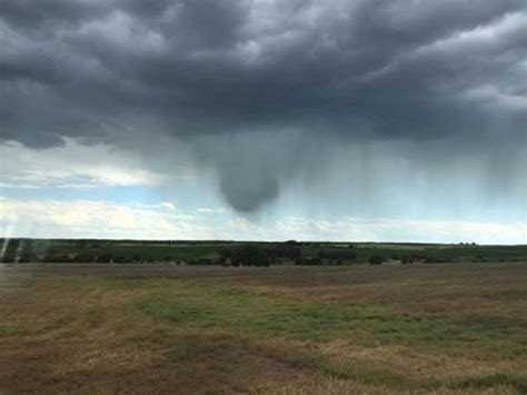 Intense microburst Drops From Queensland's Sky - Strange Sounds