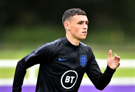 Phil Foden Haircut : England Man Metropolis Star Phil Foden Reveals Gazza Style Haircut The ...