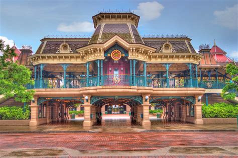 Disneyland Paris Main Street Station | All aboard for our ne… | Flickr