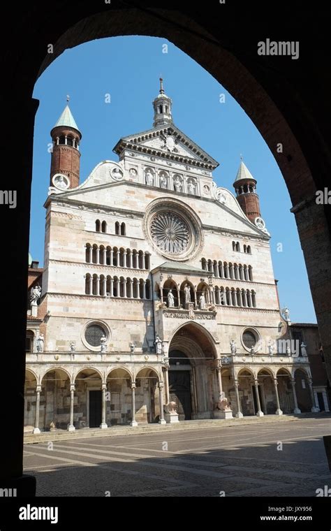 Italy: Cathedral of Cremona, in Lombardy, Po Plain Stock Photo - Alamy