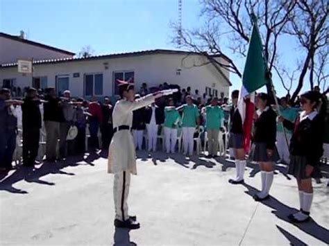 "JURAMENTO A LA BANDERA DE MEXICO" EN EL SAUZ DE ABAJO SAN JUAN DEL RIO DURANGO 24-ENE 2013.MOV ...