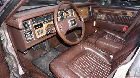 Cadillac DeVille VI 1985 - 1993 Sedan :: OUTSTANDING CARS