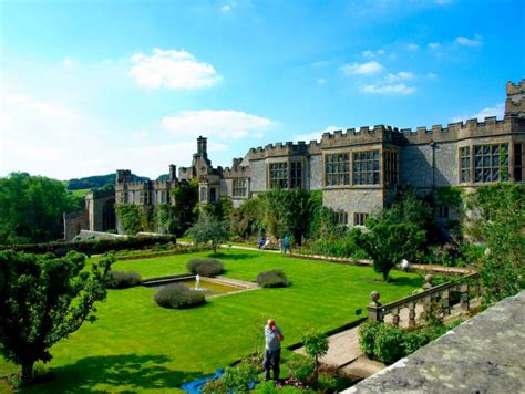 15 Best Things to Do in Bakewell (Derbyshire, England) - The Crazy Tourist