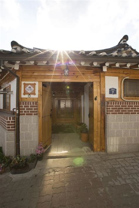 Best Hanok Stay in Korea - 9 Amazing Places To Dive Into Korean Culture