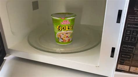 ramen-cup-noodles-in-microwave - The Cooler Box