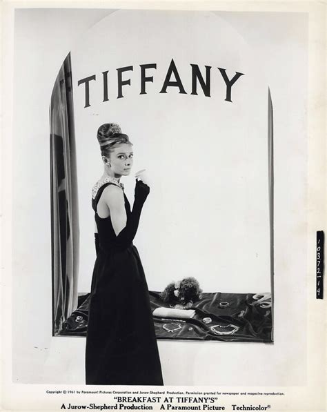 AUDREY HEPBURN | BREAKFAST AT TIFFANY'S (1961) Iconic portrait of ...