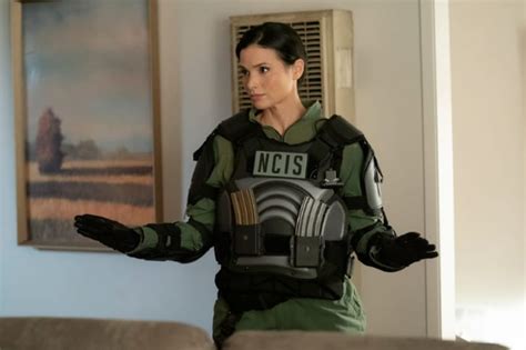 ncis-episode-1815-blown-away-promotional-photo.jpg