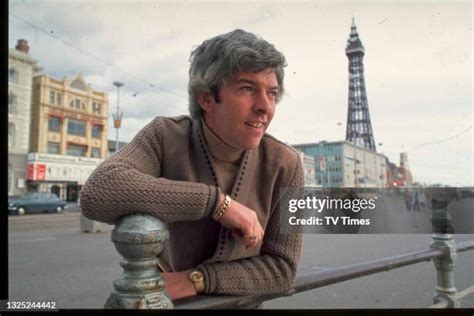 41 Tom Oconnor Comedian Stock Photos, High-Res Pictures, and Images - Getty Images