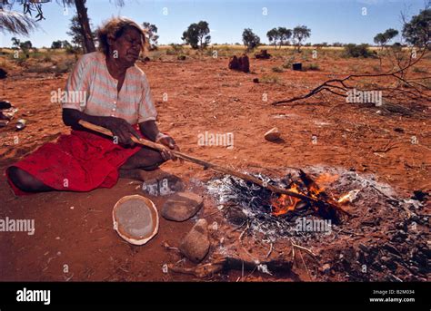 Aboriginal Cooking Stock Photos & Aboriginal Cooking Stock Images - Alamy