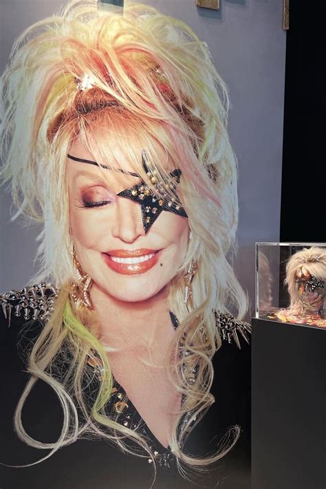 Meet The Woman Behind Some Of Dolly Parton’s Gravity-Defying Wigs ...