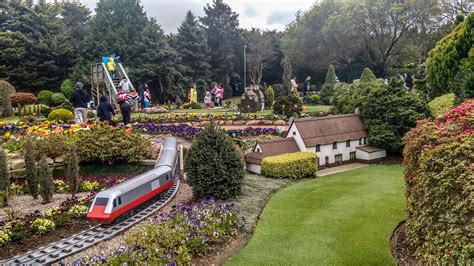 Photo Essay - Cockington Green Miniature Garden, Canberra | Pocketful of Maps