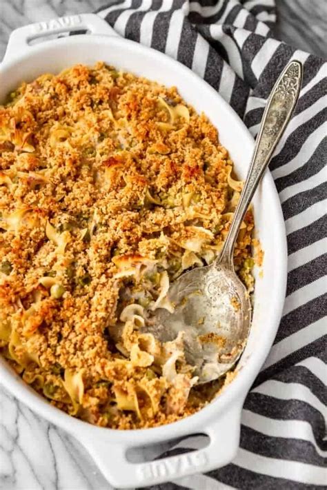 Easy Tuna Casserole With Egg Noodles (6 Ingredients!) - Unsophisticook