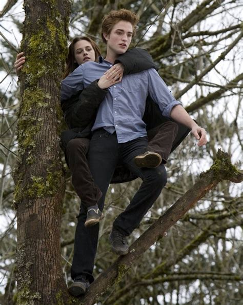 Behind the Scenes of Twilight: Kristen Stewart’s Role in Casting Robert Pattinson