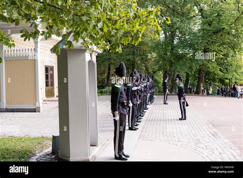 Guards at Royal Palace Oslo Norway Stock Photo - Alamy