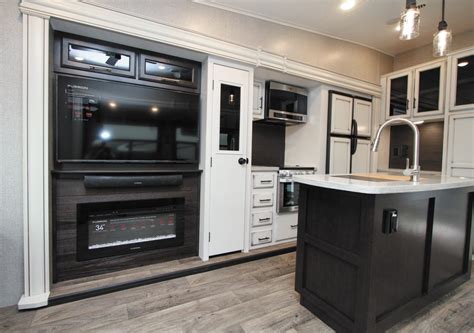 Jayco Eagle Fifth-Wheel 355MBQS - Family RVing Magazine