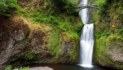 State of Oregon: Historic Columbia River Highway - Multnomah Falls