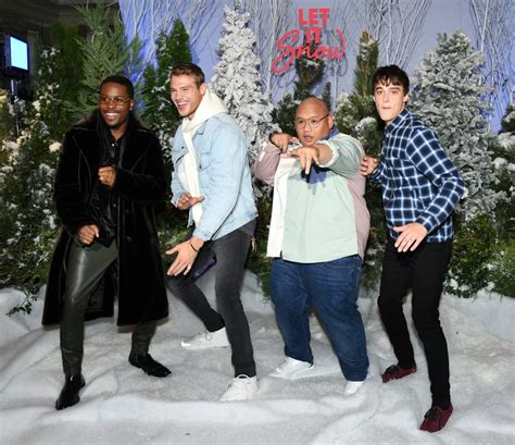 Let It Snow Cast Hanging Out Pictures | POPSUGAR Celebrity Photo 2