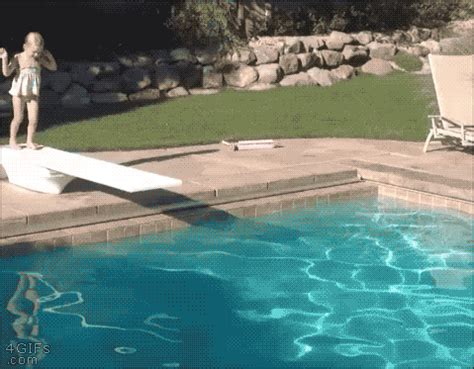 Pool-dive-fail-belly-flop