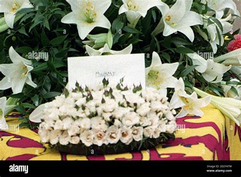 Princess diana funeral flowers mummy hi-res stock photography and ...