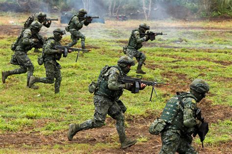 Taiwanese Special Forces members [3169 x 2112] : r/MilitaryPorn