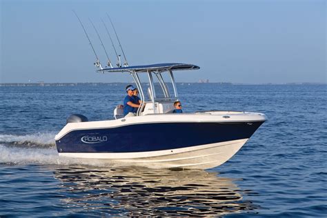 2021 Robalo 200 Center Console - Overview