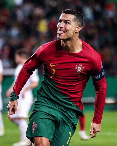 433 on Twitter: "Cristiano Ronaldo has scored for Portugal every year since 2004. That’s 𝐓𝐖𝐄𝐍𝐓𝐘 ...