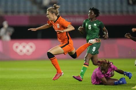 Netherlands routs Zambia 10-3 in Olympic women's soccer | AP News